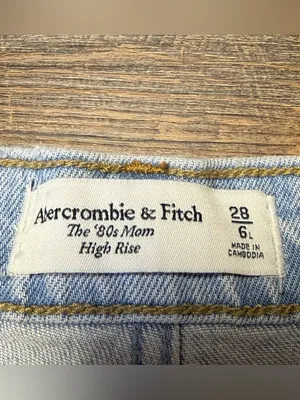 Abercrombie & Fitch the 80s Mom High Rise Jeans Women's 28/6L Retro Pleated thumbnail 2