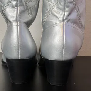 Metallic Silver Knee High Western Boots Womens 8.5 Vegan Leather Western‎ Rodeo thumbnail 14