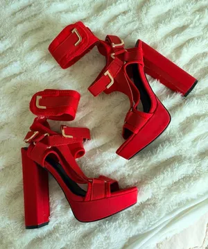 Red chunky high heels Size 7 thumbnail 1