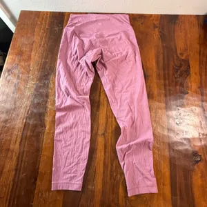 Lululemon High Rise Ribbed Leggings Mauve Pink Size 8 Activewear Yoga Pants thumbnail 2