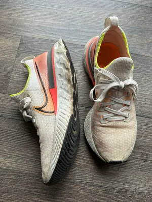 Nike Infinity React Run Flyknit thumbnail 1
