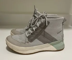 Sorel‎ Women's Out N About III Mid Sneaker Boot Size 6 thumbnail 1