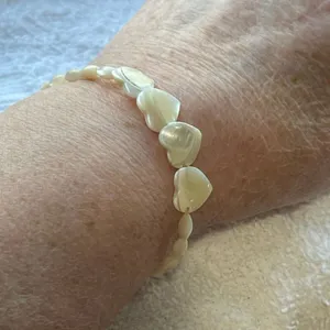 Vintage Midcentury mother of pearl beaded with carved hearts bracelet thumbnail 6