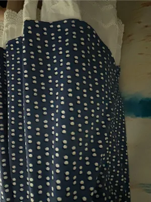Ann Taylor Women’s Navy Blue Sleeveless V-Neck Dot Print Top LG Petite thumbnail 6