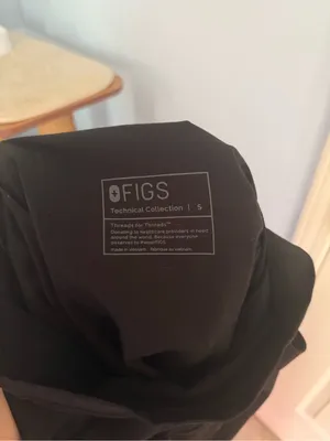 Figs black maternity pants thumbnail 2