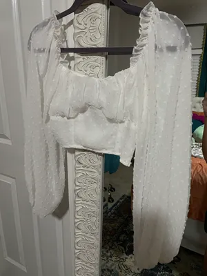 White top thumbnail 1