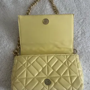 Boutique Yellow Quilted Chain Shoulder Bag thumbnail 6