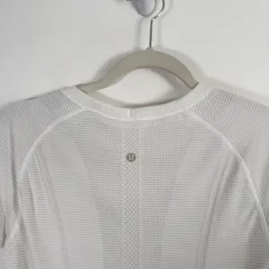 Lululemon White Swiftly Tech Short Sleeve Shirt Athletic Gym Running Womens 8 thumbnail 6