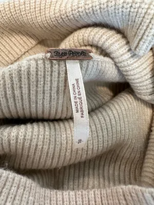 EUC Free People Women’s Sz: S Oversized Cream Sweater Slouchy Tunic Mock Neck. thumbnail 9