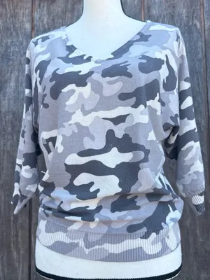 Premise Women's XS Gray Camo Army V-Neck 3/4 Sleeve Knit Pullover Sweater thumbnail 2