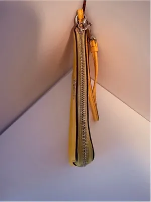 Coach Corner Zip Wristlet 58032 Yellow Crossgrain Leather EUC thumbnail 4