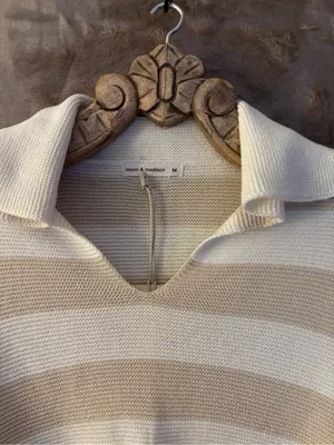 moon & madison Women’s Striped V-Notch Collar Sweater in Cream and Tan Size M thumbnail 4