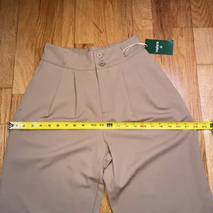 Halara Flex High Waisted Zipper Pocket Shirred Straight Work Pants Beige S NWT thumbnail 6