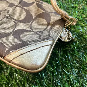 Coach VINTAGE Brown Gold Wristlet thumbnail 4