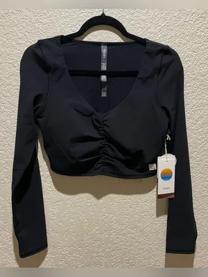 Vuori NWT Long-Sleeve Black Ruched Crop Top Bra Size L thumbnail 3
