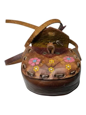 Vintage 70’s: OOAK Handpainted Hippie Flower ✌︎︎ Mini Handbag ✌︎︎ Saddle Leather thumbnail 4