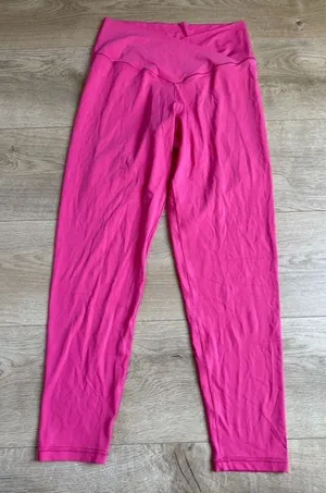 EUC OFFLINE By Aerie Real Me High Waisted 7/8 Crossover Legging PINK size L thumbnail 1