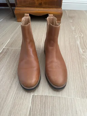 Madewell Leather Chelsea Ankle Boots in Tan thumbnail 2