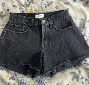 Abercrombie & Fitch Short thumbnail 1