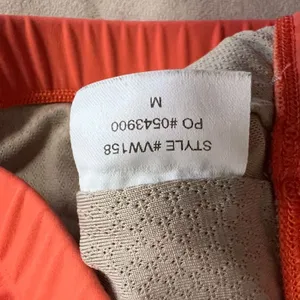 🌺 Vuori Sports Bra Coral Pink Medium VW158 Athletic Yoga Workout Top thumbnail 4