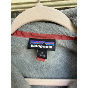Patagonia Women's‎ Re-Tool Snap-T Fleece Pullover Gray /Coral Size Small thumbnail 3
