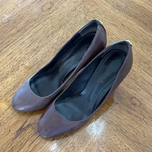 Ralph Lauren Heels thumbnail 1