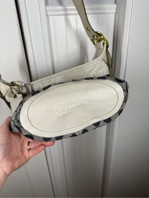 Y2K Coach Bleecker Signature Blue Denim Canvas White Leather Trim Shoulder Bag thumbnail 3