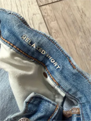 American Eagle High Waisted Cotton Light Wash Relax Fit Cuff Denim Short size 10 thumbnail 8