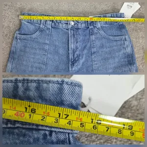 NWT Free Assembly Size 14 Light Wash Barrel Leg High Rise Utility Carpenter Jean thumbnail 9