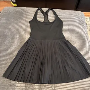 NWT Fabletics Black Hot Shot Pleated active dress w/shorts/bra/pockets SEE PICS thumbnail 2