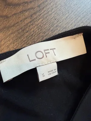Loft Women's Short-Sleeve Blouse with Keyhole Back Size Small - C37-050 thumbnail 2