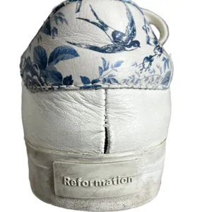 Reformation Harlow white leather blue floral sneakers size 8 thumbnail 14