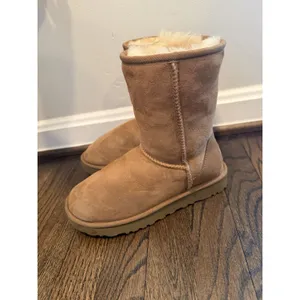 UGG Womens Classic Short Boots | Chestnut | Womens Sz 5 $190 MSRP thumbnail 3