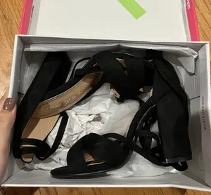 Black heels Size 6 thumbnail 3