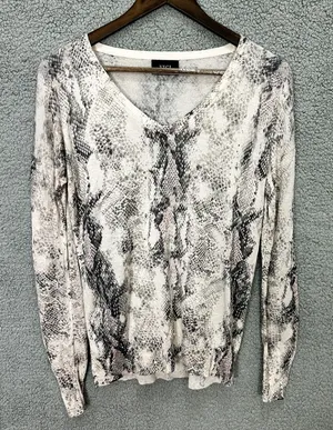 Vici‎ Top Womens Small Gray Snakeskin Animal Print Long Sleeve Lightweight Boho thumbnail 1