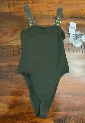 Good American Utility Tank Bodysuit – Olive, Size 1 Adjustable Straps | Gold thumbnail 3