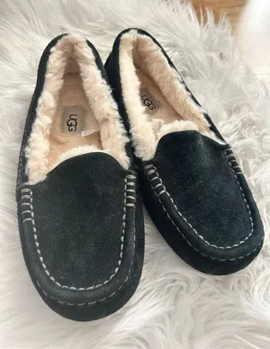 Ugg ansley slipper indoor outdoor size 7 light used suede thumbnail 1