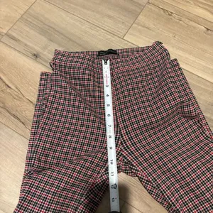 Urban Outfitters Plaid Stretch Crop Kick Flare Pants‎ red black Sz 0 thumbnail 8