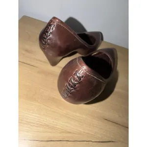Frye Regina‎ Leather Stacked Heel Pump in Brown Size 6.5 Whipstitch P thumbnail 3