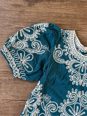 Solitaire |Teal Blouse with White Embroidery sz Medium thumbnail 3