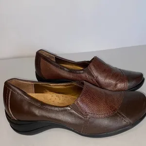 Hush Puppies Slip On Leather Shoes size‎ : 7.5 thumbnail 2