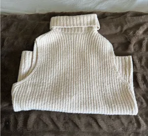 sweater White thumbnail 1
