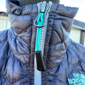 The North Face Thermoball Gray Puffer Jacket Lightweight Insulated thumbnail 3