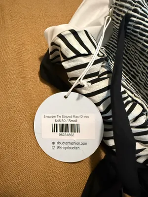 Shoulder tie boutique dress Multiple thumbnail 3