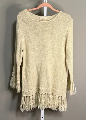 Entro Cream Fringe‎ Hem Sweater Tunic Size L Boho Chic Cozy Knit thumbnail 1
