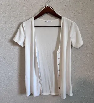 Zara White V-Neck Button-Up Top   thumbnail 2