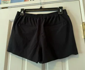Lululemon Black Pleated Athletic Shorts With Pockets Size 6 thumbnail 2