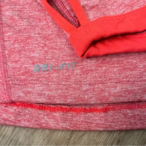 Under Armour Half Zip Top. Size medium. thumbnail 4