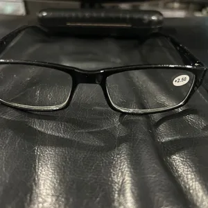 Black Reading Glasses +2.50 unisex NWOT thumbnail 2