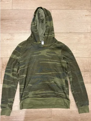 Green camo hoodie Size M thumbnail 1
